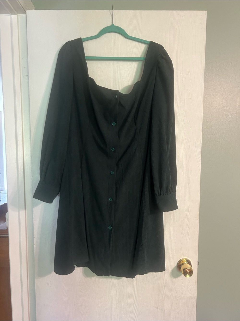 Classic Green Button-Front Women’s Dress